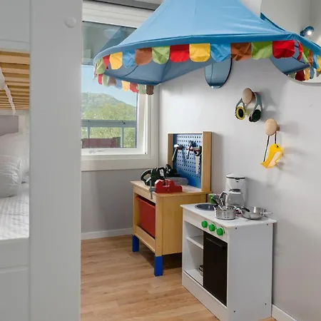 Large 3br City With Amazing View, Family Friendly
